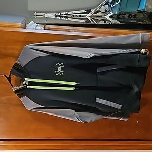 Under Armour mens small hoodie